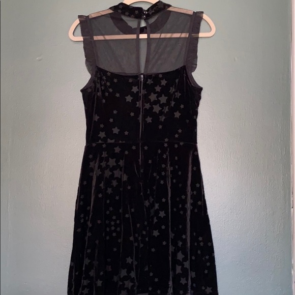 Black velvet star dress with collar - Picture 4 of 4